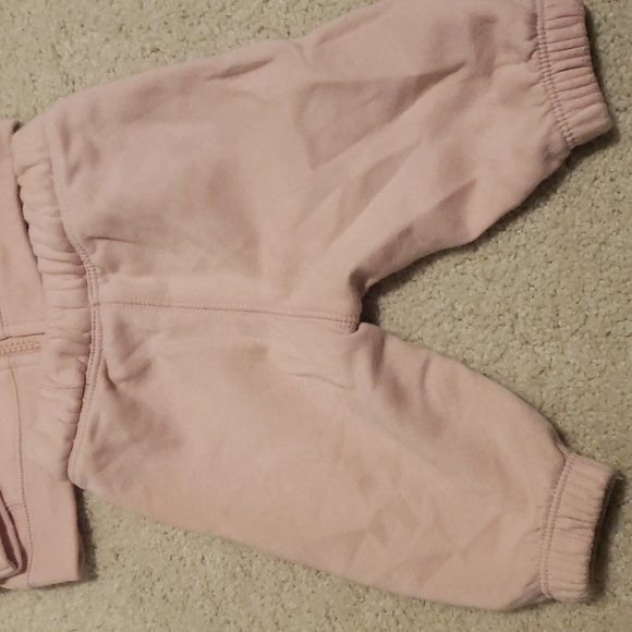 Pink Old Navy 0-3 Month Sweatsuit - Picture 5 of 8